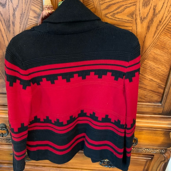 Beautiful sweater - Picture 3 of 4